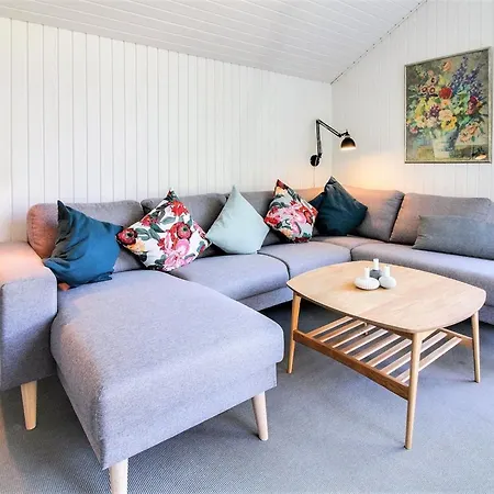 Glady - 500m From The Sea By Interhome Feriehus